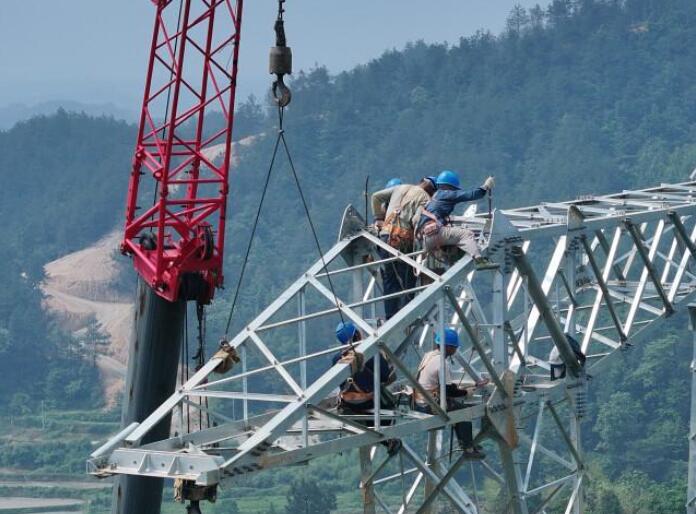 機械化施工助湖南電網(wǎng)高質量建設